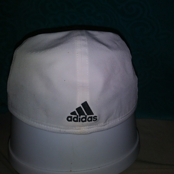 Women's Adidas hat - Picture 2 of 3